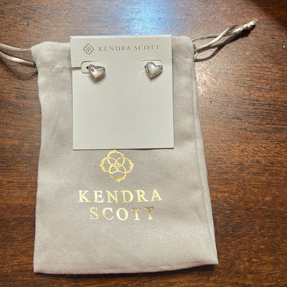 Kendra Scott white silver heart earrings NWT
